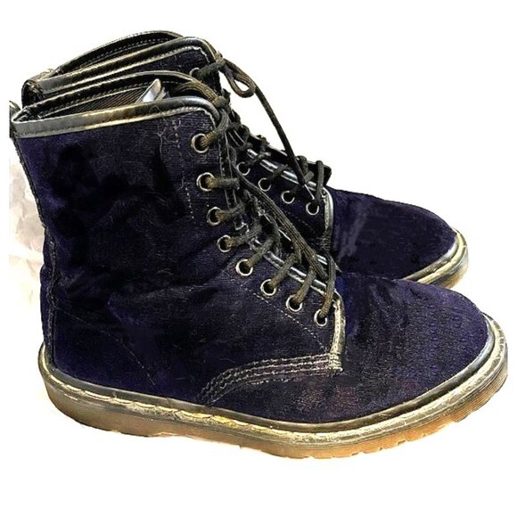 Vintage Dr. Martens Black Velvet Boots U.S Size 8 Made in England - Picture 3 of 9